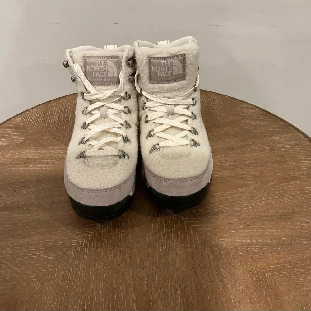 The North Face Shoes Trekking Boots and Shoes W Back To Berkeley iv High Pile